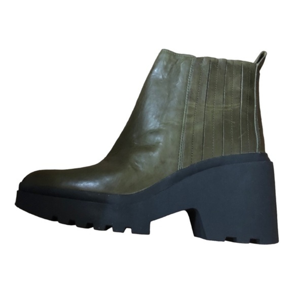 Eileen Fisher Kat olive distressed‎ leather lug sole Chelsea ankle boots size 11 - Picture 15 of 16